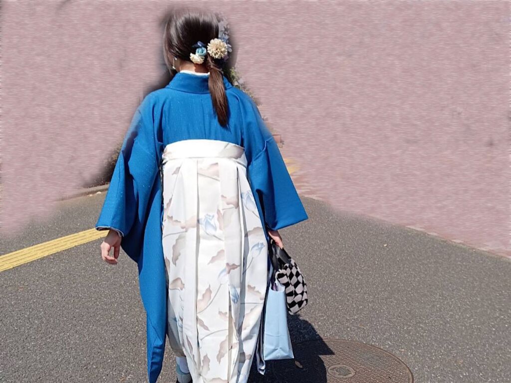 後ろ姿　袴