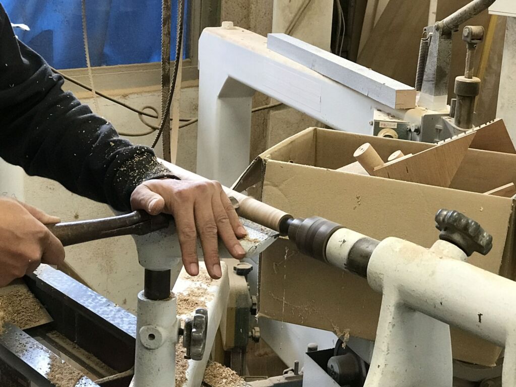 テーブルの脚は新しく製作します