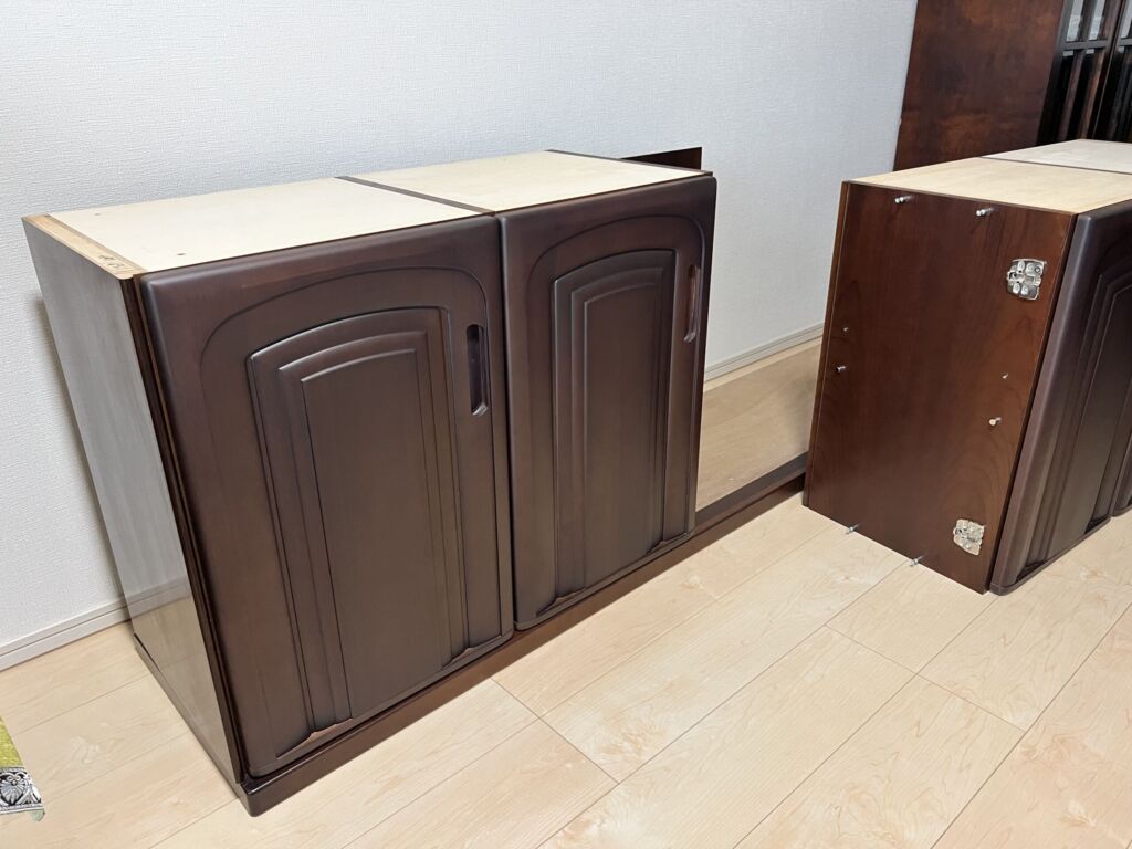 リメイクが完了したテレビボードをお客様のご自宅へ納品
