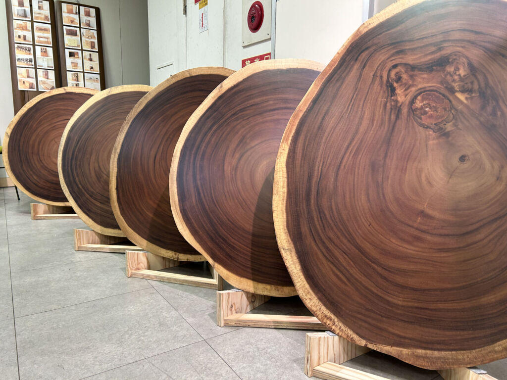 大阪　高島屋　WAテーブル並ぶ