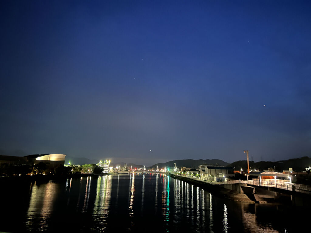 夜の運河