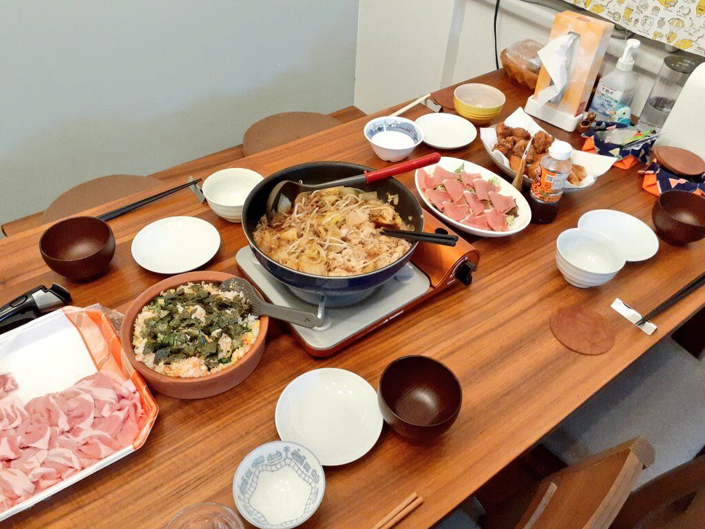 部屋の中心になるお気に入りのダイニングテーブルで心地よい暮らし♪のイメージ