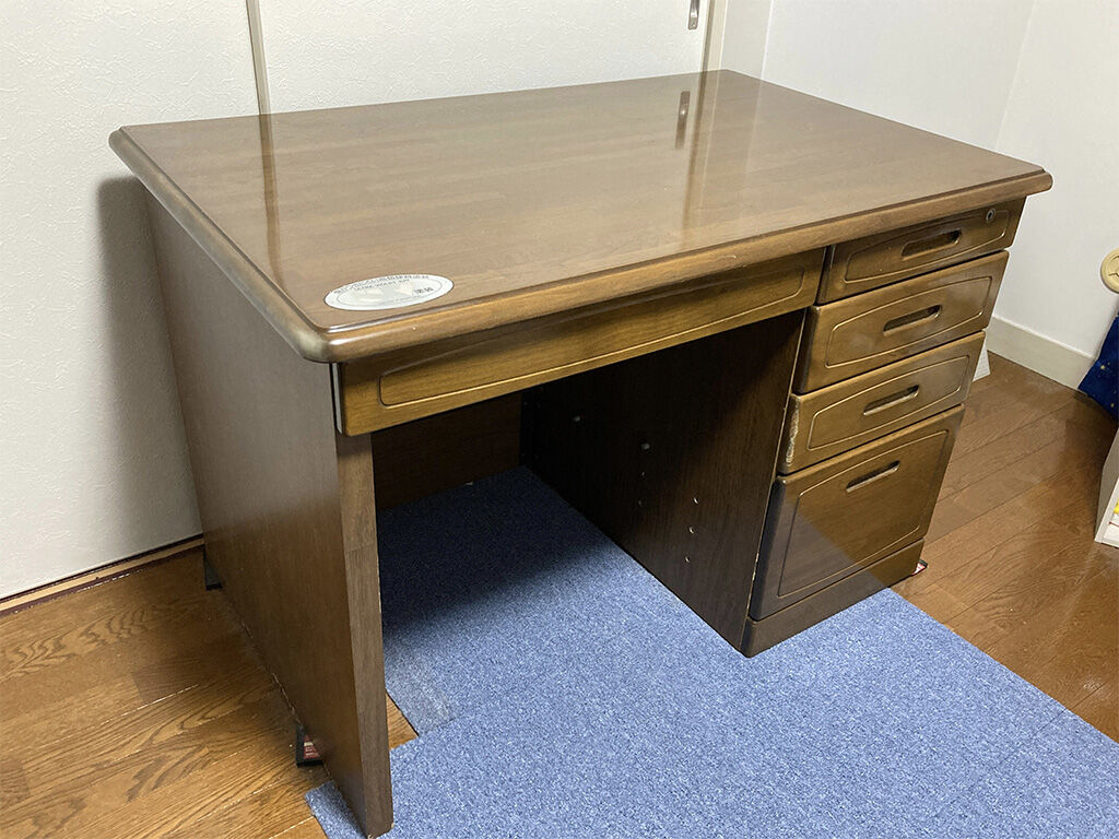 片袖タイプの学習机
