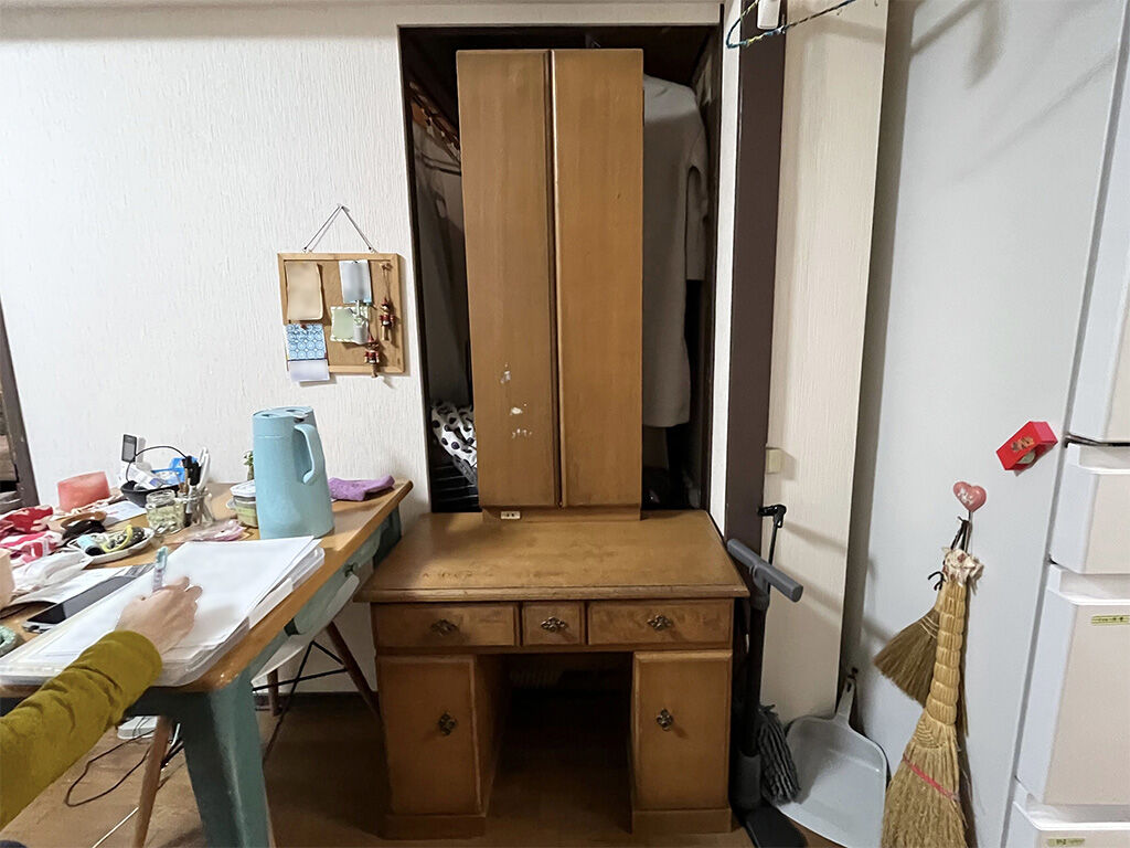 親御さんが使っていた三面鏡