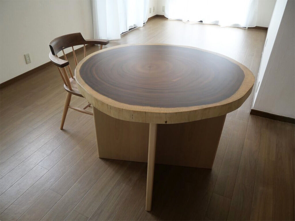 完成したダイニングテーブル